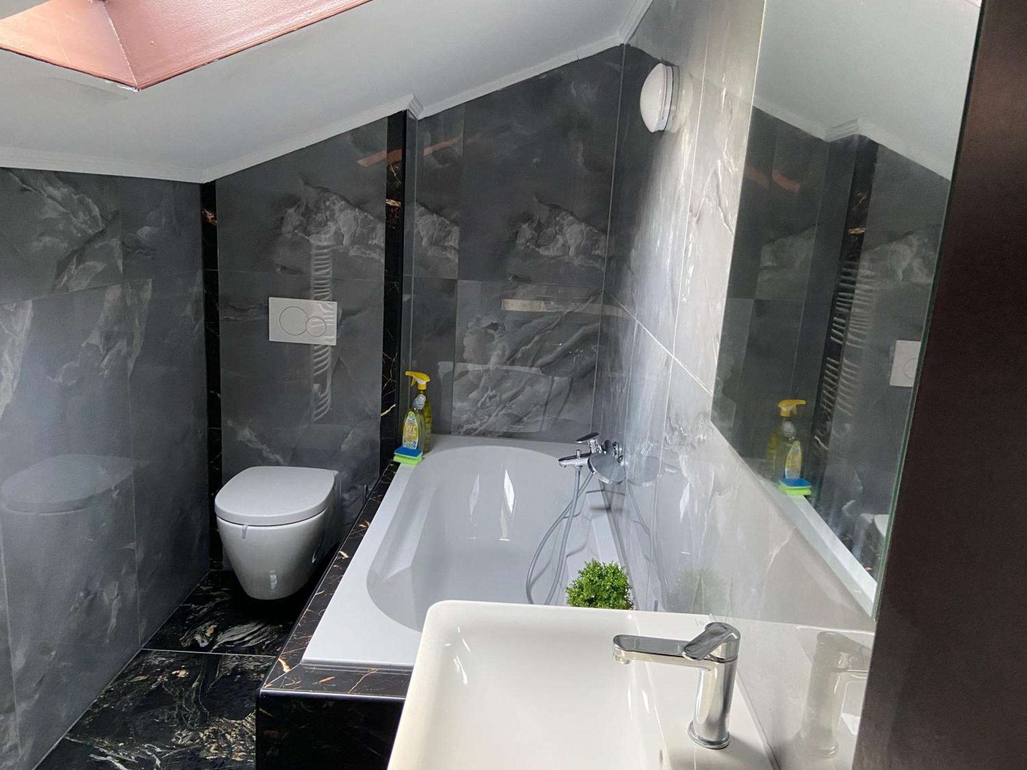 Private Guesthouse Mt ดอสเซนไฮม์ ภายนอก รูปภาพ