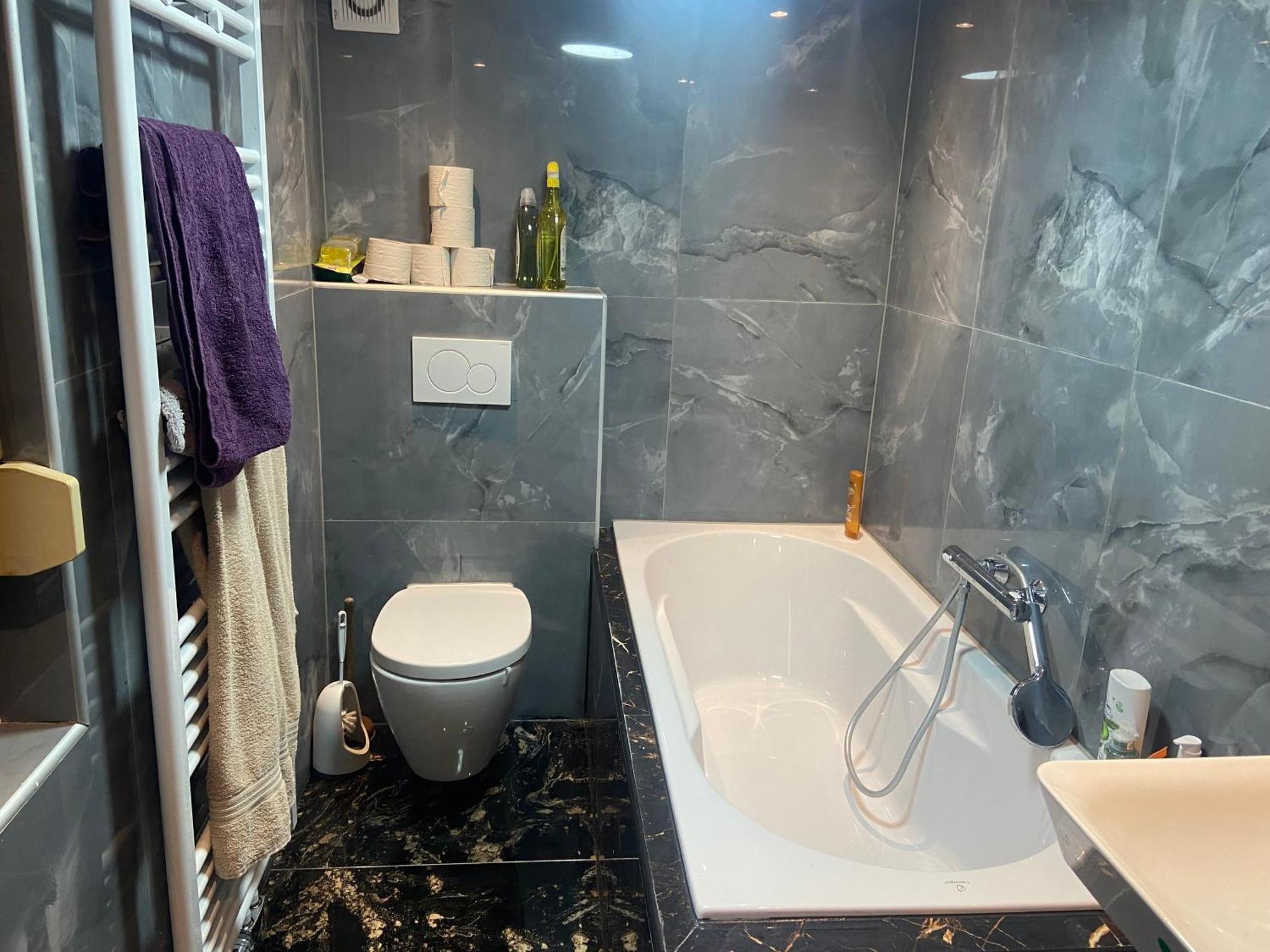 Private Guesthouse Mt ดอสเซนไฮม์ ภายนอก รูปภาพ