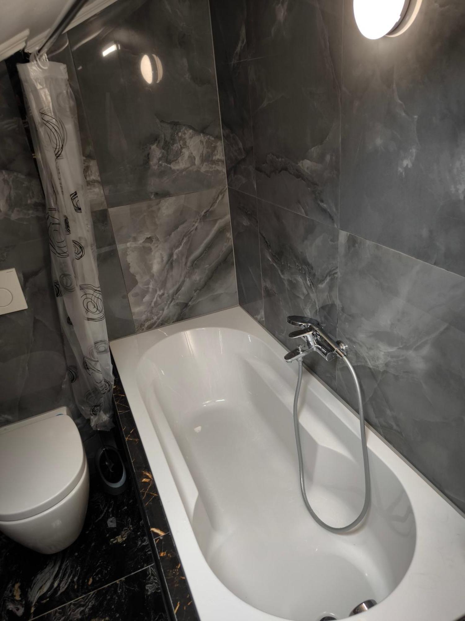 Private Guesthouse Mt ดอสเซนไฮม์ ภายนอก รูปภาพ
